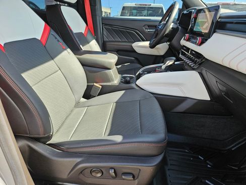 Used 2024 GMC Canyon AT4X AWD/4WD image 31