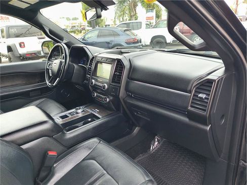 Used 2018 Ford Expedition Limited RWD image 14