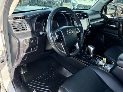 Used 2022 Toyota 4Runner TRD Off-Road Premium image 10