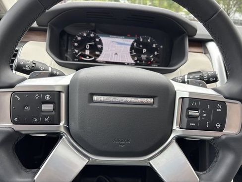 Used 2024 Land Rover Discovery S AWD/4WD image 29