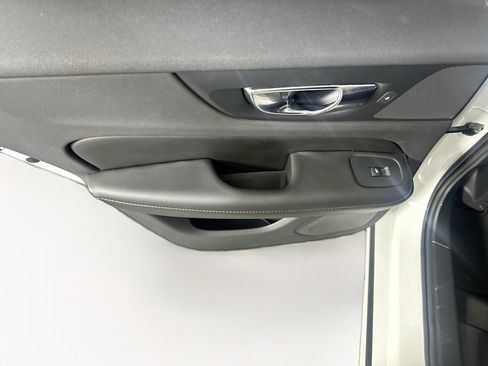 Used 2020 Volvo S60 T5 Momentum image 24