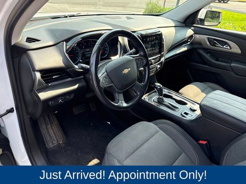 Used 2018 Chevrolet Traverse LT w/ LPO, Black Accent Package AWD/4WD image 8
