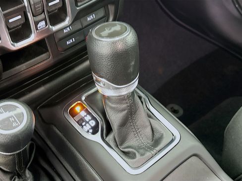 Used 2023 Jeep Wrangler Unlimited Sport AWD/4WD image 29