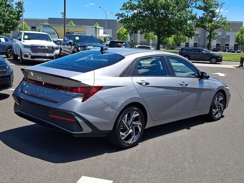 Certified 2025 Hyundai Elantra Sport FWD image 6