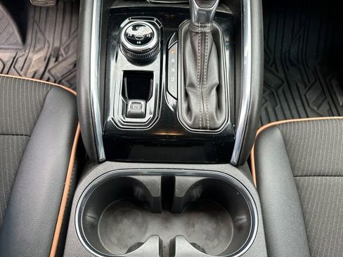 Used 2024 GMC Canyon AT4 image 32