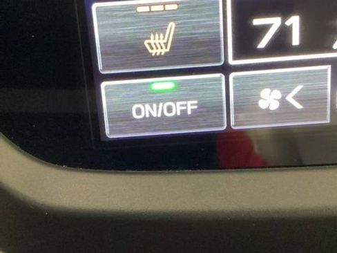 Used 2025 Subaru Forester Premium image 22