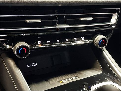 New 2026 Chevrolet Traverse LT w/ Driver Confidence Package image 17