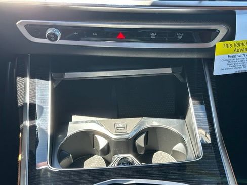 New 2026 BMW X7 xDrive40i w/ M Sport Package AWD/4WD image 19