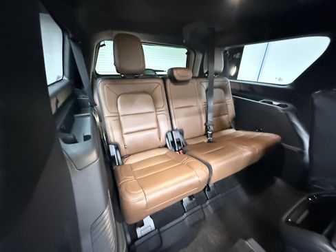Used 2023 Lincoln Navigator L Reserve w/ Equipment Group 201A image 27