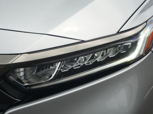 Used 2019 Honda Accord Sport image 11