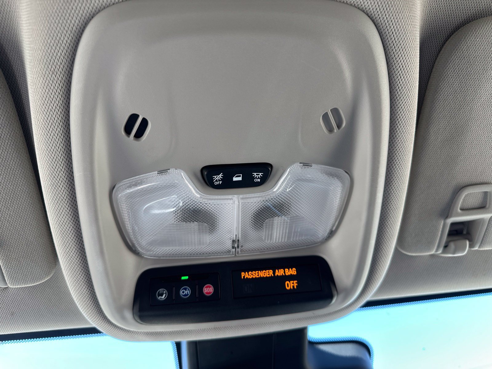 Used 2022 Buick Encore GX Select w/ Sport Touring Package FWD image 21
