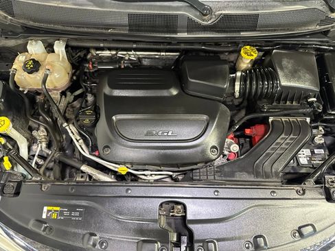 Used 2020 Chrysler Pacifica Touring-L Plus FWD image 35