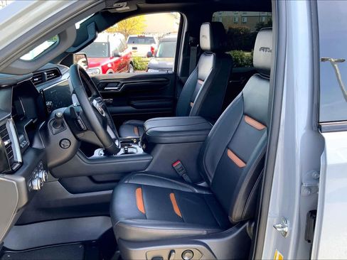 Used 2025 GMC Sierra 1500 AT4 w/ AT4 Premium Package image 8