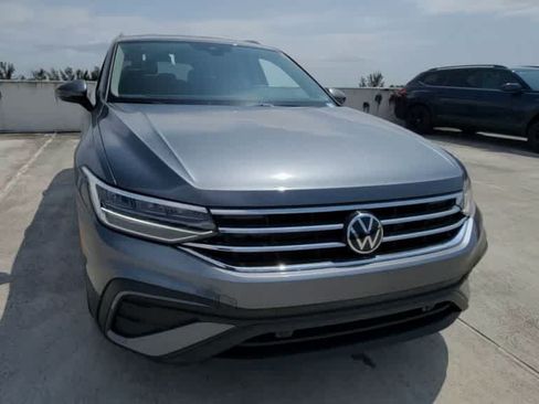 Used 2023 Volkswagen Tiguan SE FWD image 4