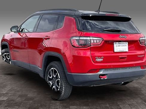 Used 2025 Jeep Compass Trailhawk AWD/4WD image 12