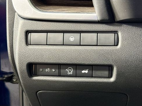 Used 2024 Nissan Rogue Platinum FWD image 10