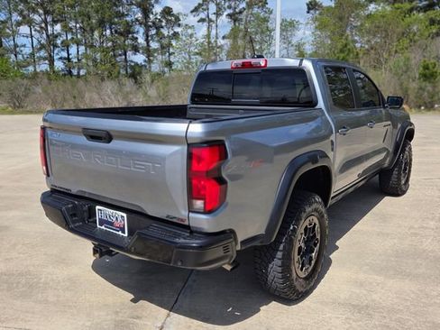 Used 2024 Chevrolet Colorado ZR2 w/ Technology Package image 7