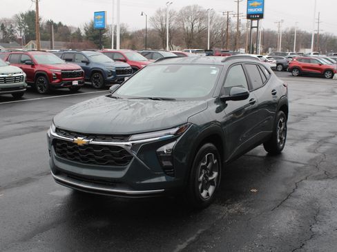 New 2026 Chevrolet Trax LT w/ Driver Confidence Package image 7