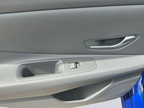 Used 2025 Hyundai Elantra SEL FWD image 21