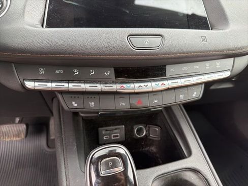 Used 2021 Cadillac XT4 Premium Luxury FWD image 14