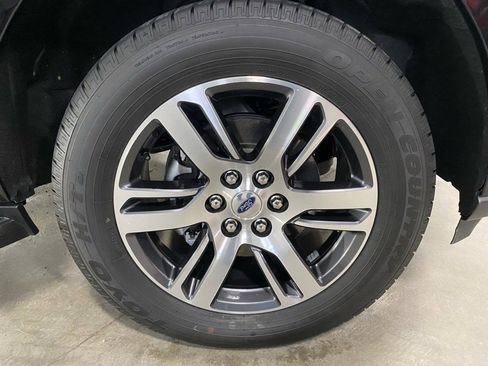 Used 2024 Ford Expedition Max Limited image 12