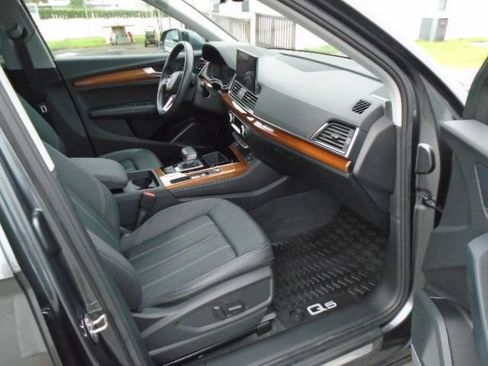 Used 2023 Audi Q5 2.0T Premium Plus w/ Premium Plus Package AWD/4WD image 8