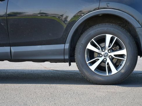 Used 2016 Toyota RAV4 XLE AWD/4WD image 9