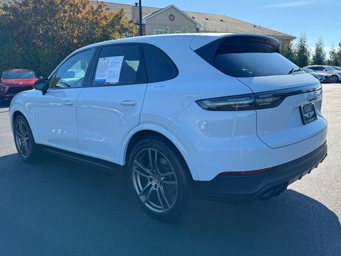 Used 2023 Porsche Cayenne S Platinum image 5