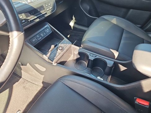 Used 2024 Hyundai Kona Limited FWD image 18