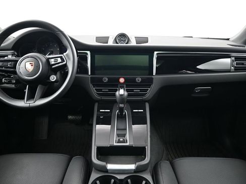 Used 2026 Porsche Macan AWD/4WD image 9