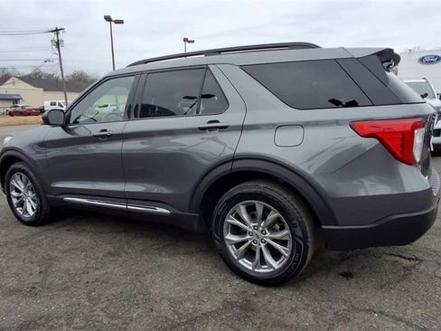 Certified 2022 Ford Explorer XLT w/ Equipment Group 202A image 6
