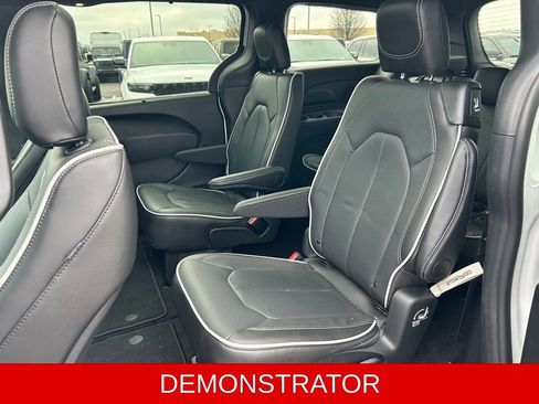 New 2026 Chrysler Pacifica Limited w/ S Appearance Package image 25
