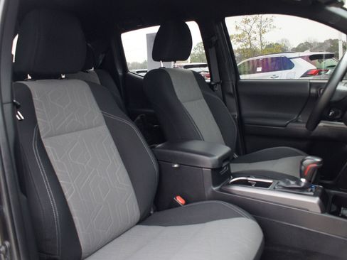 Used 2023 Toyota Tacoma TRD Off-Road image 22