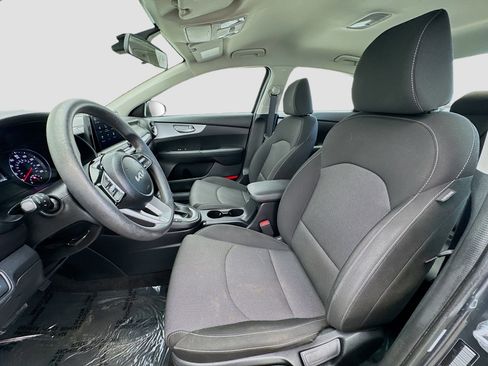 Used 2024 Kia Forte LXS w/ LXS Technology Package image 13