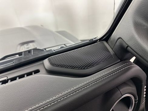 Used 2023 Jeep Wrangler Unlimited Sahara image 29