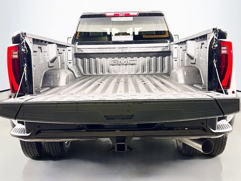 Used 2026 GMC Sierra 3500 Denali Ultimate image 30