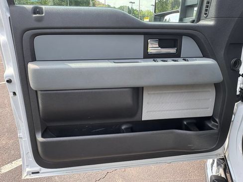 Used 2013 Ford F150 XLT w/ Luxury Equipment Group RWD image 19