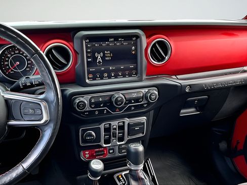 Used 2018 Jeep Wrangler Unlimited Rubicon AWD/4WD image 9