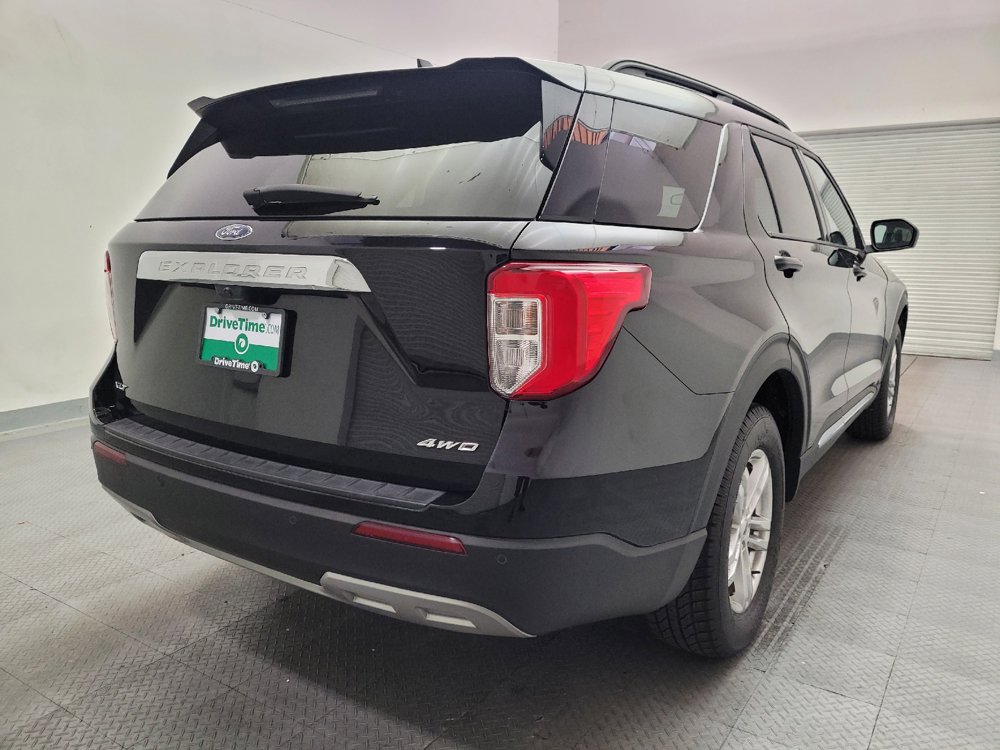 Used 2024 Ford Explorer XLT w/ Equipment Group 202A AWD/4WD image 7