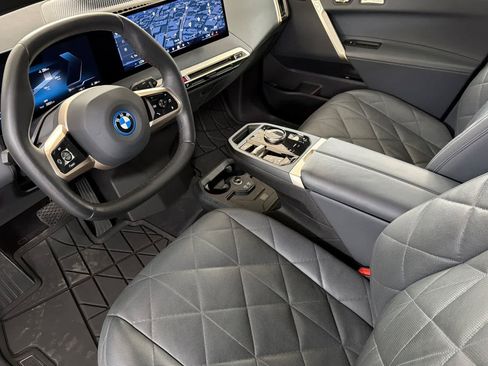 Used 2024 BMW iX xDrive50 w/ Premium Package AWD/4WD image 11