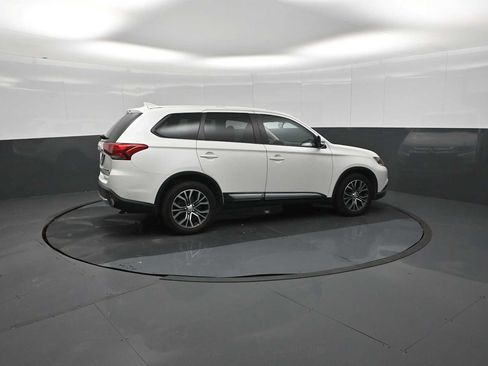 Used 2018 Mitsubishi Outlander SE AWD/4WD image 8