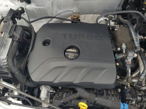 Used 2025 Buick Encore GX Preferred FWD image 9