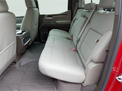 New 2026 GMC Sierra 1500 SLT image 22