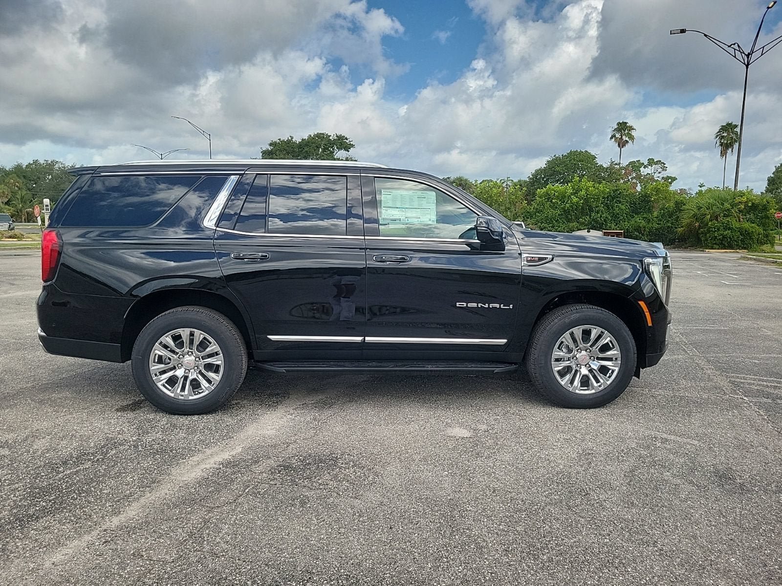 New 2026 GMC Yukon Denali w/ Advanced Technology Package AWD/4WD image 4