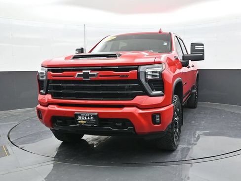 Used 2024 Chevrolet Silverado 2500 LTZ w/ LTZ Plus Package AWD/4WD image 2