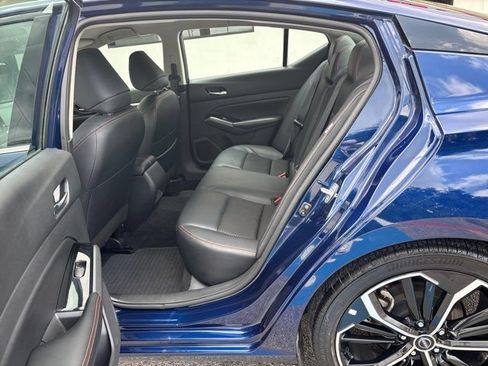 Used 2024 Nissan Altima 2.5 SR FWD image 16