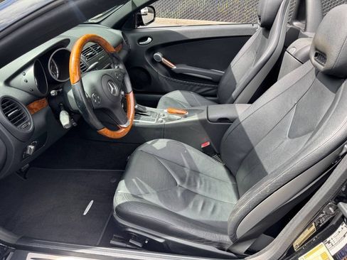 Used 2010 Mercedes-Benz SLK 300 image 11