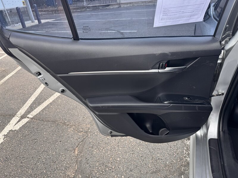 Used 2019 Toyota Camry SE FWD image 24