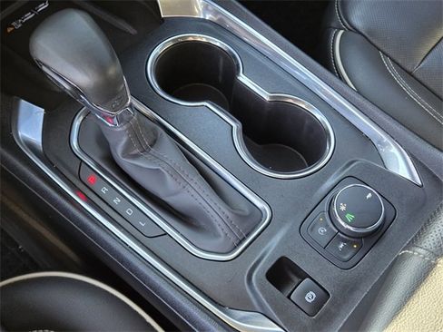 Used 2023 Chevrolet Traverse Premier w/ Redline Edition image 23