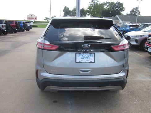 Used 2024 Ford Edge SEL AWD/4WD image 5